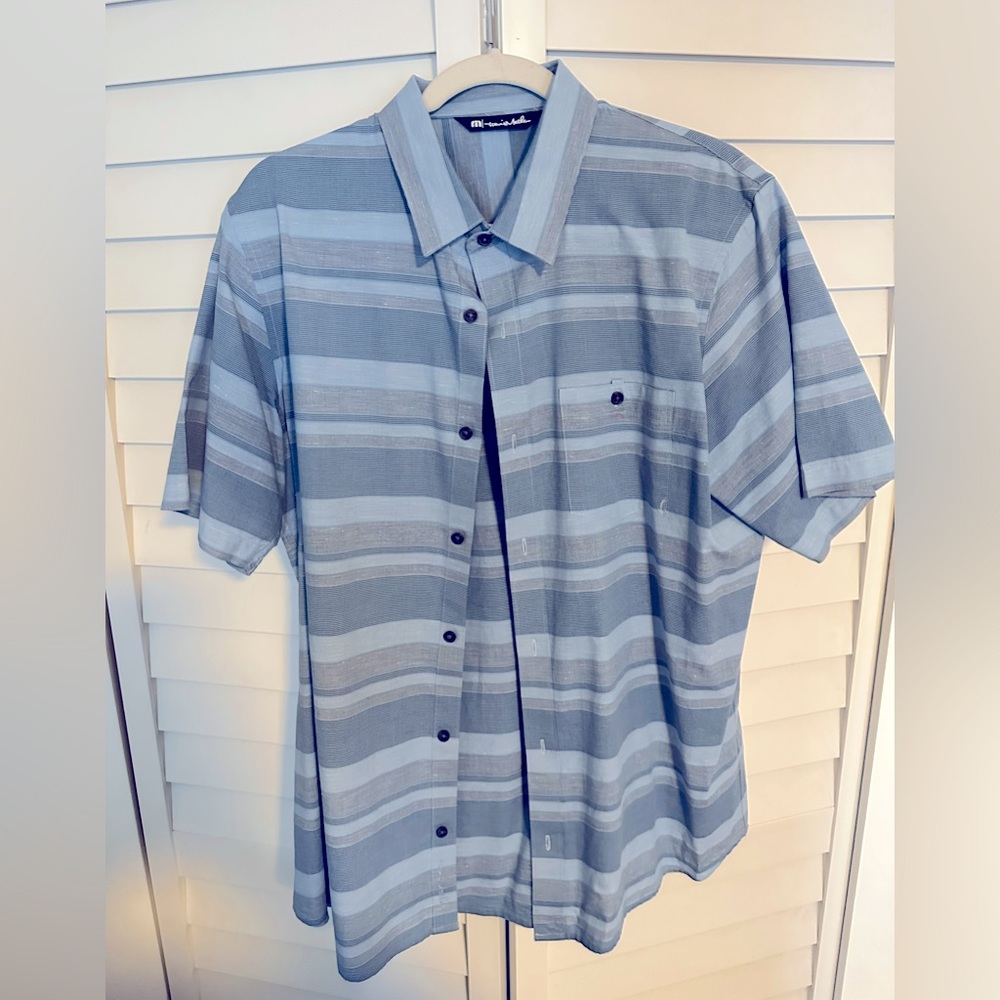 Travis Mathew shirt sleeve button down shirt. Only worn twice.
